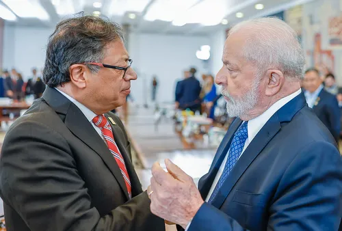 Em Bogotá, Lula busca aproximar Colômbia do Mercosul e ampliar comércio, dizem especialistas