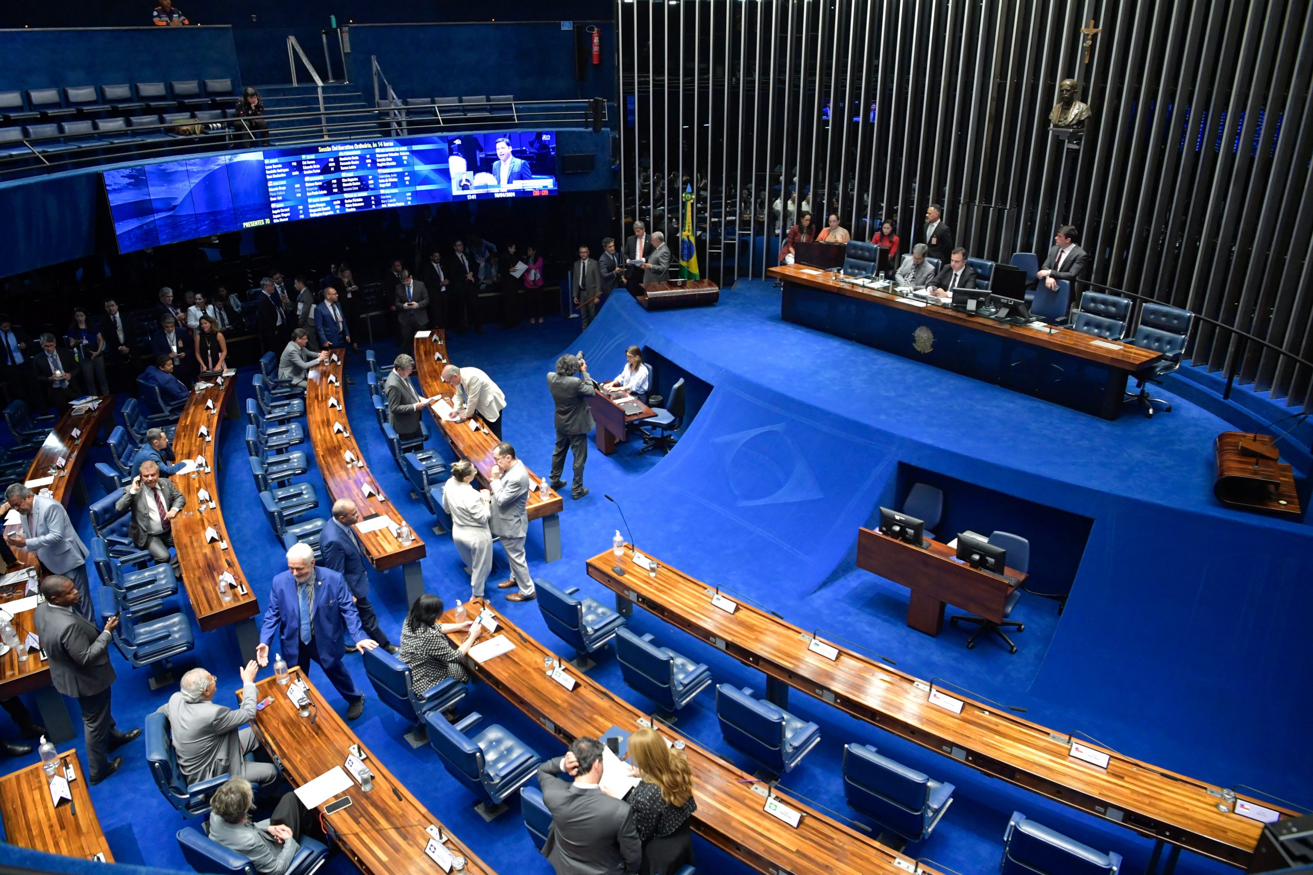 Revista Educação em Brasília: as propostas do Congresso