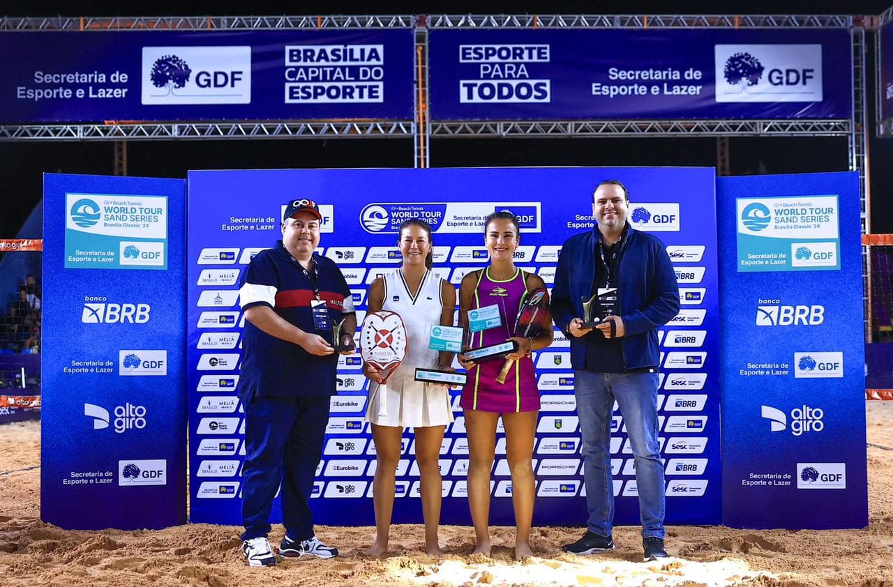 A paranaense Vitória Marchezini e a paulista Sophia Chow venceram, em Brasília, a dupla número 1 do ranking feminino | Fotos: Marcello Zambrana/DGW