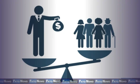 Ilustração de uma balança representando equidade tributária entre diferentes classes de renda.